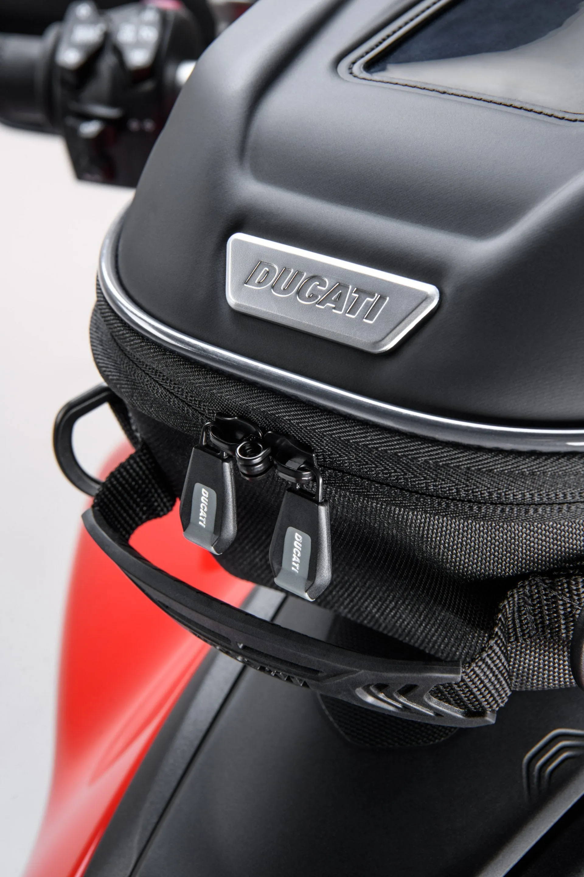 Ducati Quick Release Tank Bag w/Smartphone Pocket (96781602A)